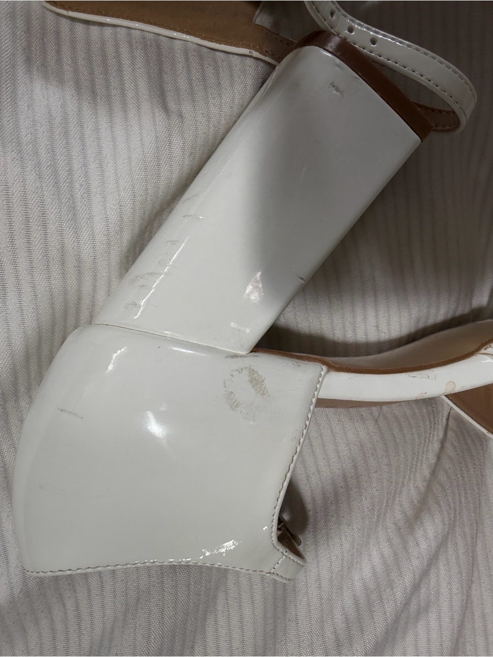 Journee Collection White Block Heel - Picture 4 of 5
